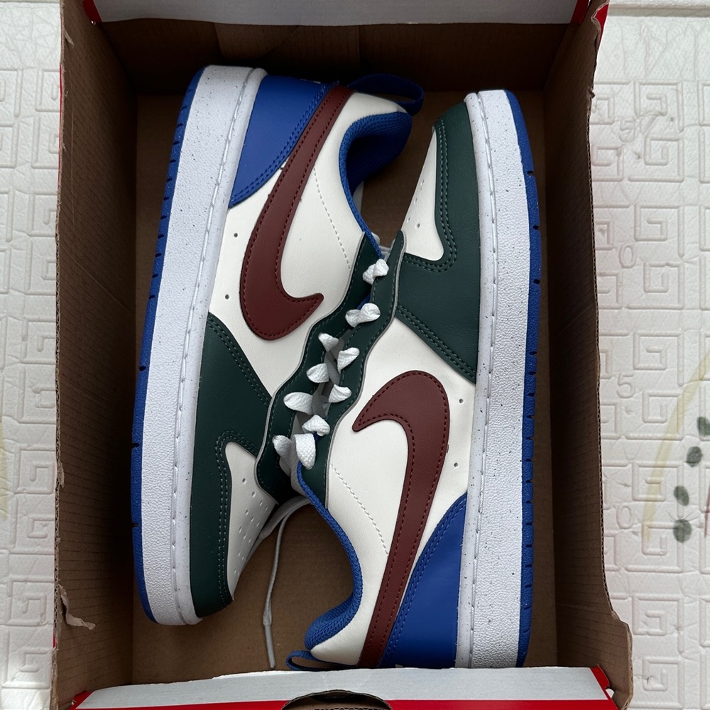 Nike Court Borough Low